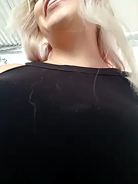 Snapshot of Belinda-Naughty chatting on 10/07/25, 01:19 Belinda-Naughty online show from 10/07/25, 01:19