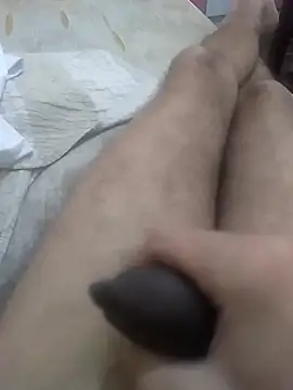 GuilhermeYuree online show from 09/11/25, 07:08