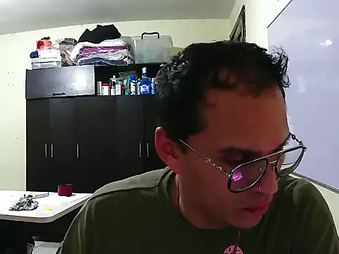 Snapshot of DOBLEWYOSK69G chatting on 09/09/25, 03:50 DOBLEWYOSK69G online show from 09/09/25, 03:50