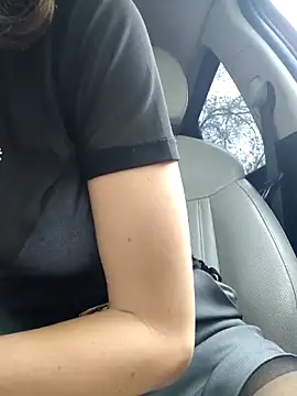 YOURLIKAA online show from 04/17/26, 06:38