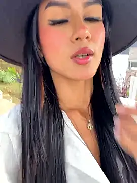 Juliana Xander online show from 11/29/25, 02:53