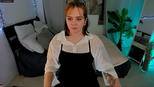 lunaalli online show from 10/14/25, 03:57