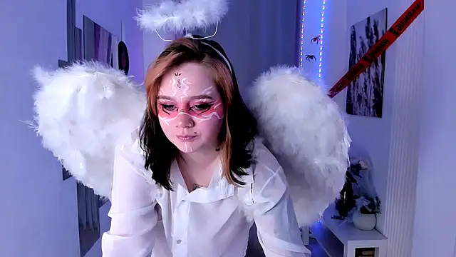 lunaalli online show from 10/27/25, 02:10