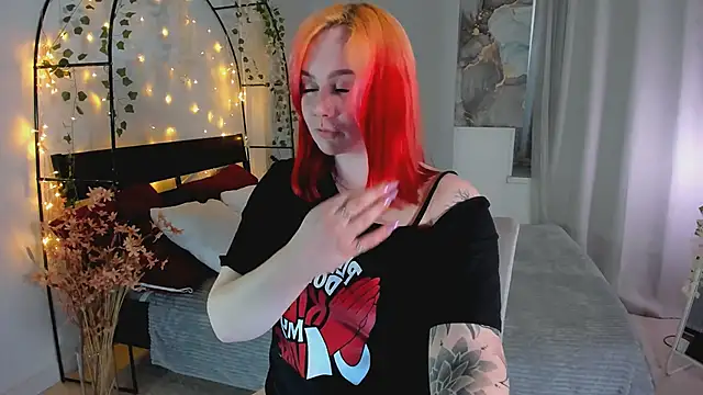 lunaalli online show from 04/14/26, 01:50