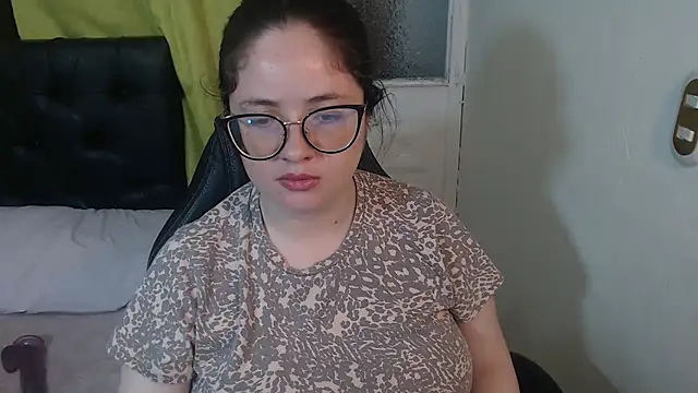 KrystalAdams online show from 04/10/26, 01:27