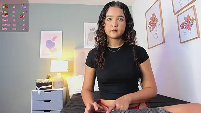 Evaa Lunna  online show from 09/13/25, 08:30