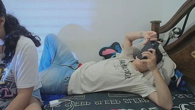 Aria Arthur online show from 10/10/25, 10:25