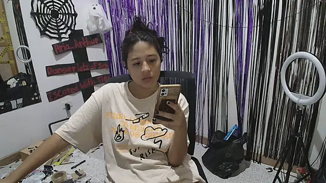 Aria Arthur online show from 10/14/25, 09:43