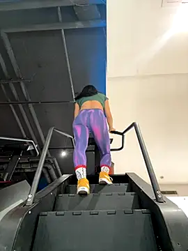 Ninazhang online show from 10/26/25, 02:28