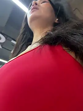 Ninazhang online show from 05/15/26, 12:50