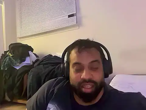 gogone2025 online show from 10/12/25, 06:23