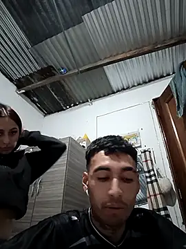 love birds 69 online show from 12/23/25, 01:14