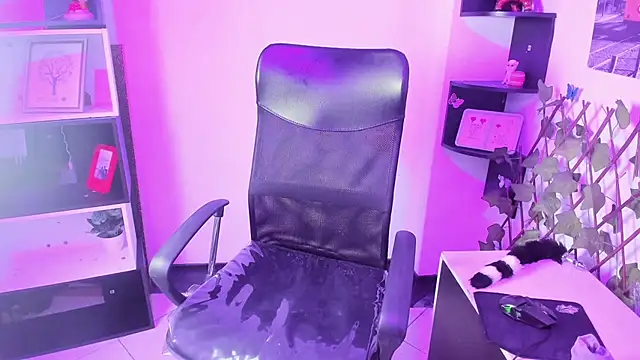 Miha Cute online show from 10/23/25, 03:06