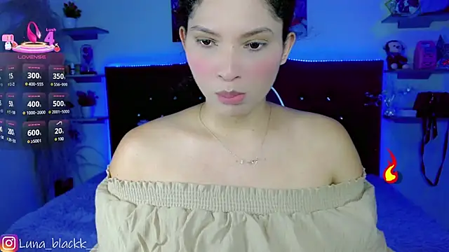 Snapshot of Luna_blackk chatting on 10/09/25, 09:02 Luna blackk online show from 10/09/25, 09:02