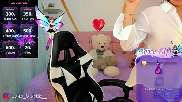 Snapshot of Luna_blackk chatting on 04/18/26, 09:04 Luna blackk online show from 04/18/26, 09:04
