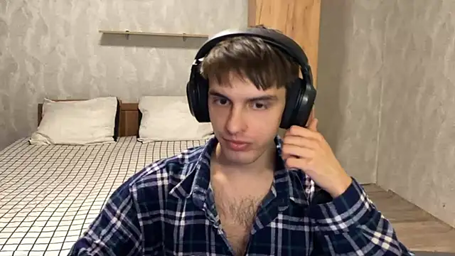 Snapshot of elliot_scott chatting on 09/14/25, 06:07 elliot scott online show from 09/14/25, 06:07