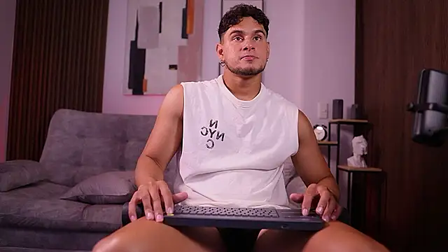 Snapshot of DaviesBrown chatting on 02/01/26, 08:51 DaviesBrown online show from 02/01/26, 08:51