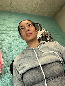 SALOME KORLAND online show from 10/27/25, 11:47