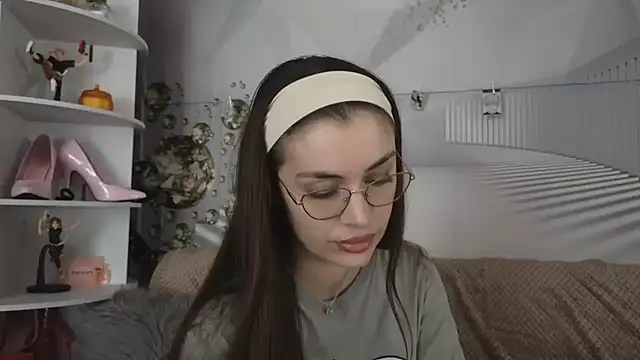 EvoletteLouLou online show from 11/05/25, 05:24