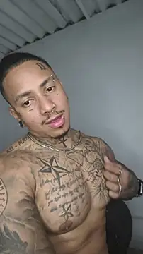 Snapshot of David_tatto1 chatting on 06/02/26, 12:01 David tatto1 online show from 06/02/26, 12:01