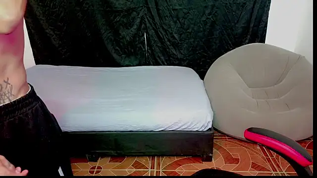 Thommy cute online show from 09/11/25, 10:15