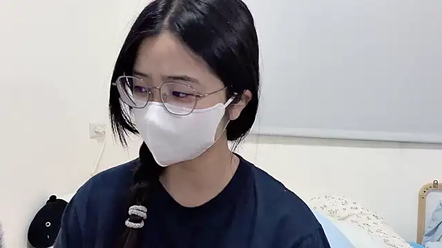 LHeart online show from 04/05/26, 02:25