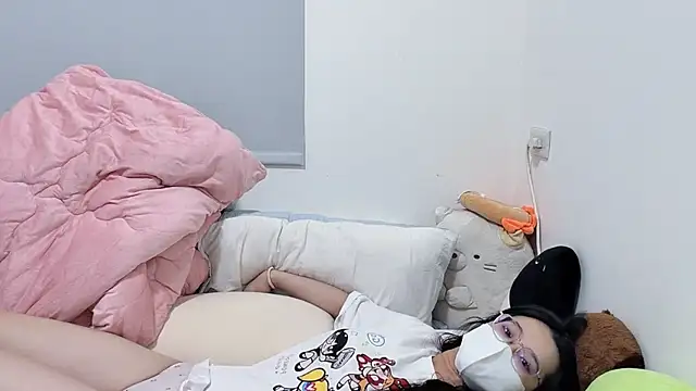 Snapshot of LHeart chatting on 06/02/26, 02:30 LHeart online show from 06/02/26, 02:30