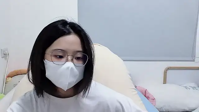 Snapshot of LHeart chatting on 06/06/26, 02:11 LHeart online show from 06/06/26, 02:11