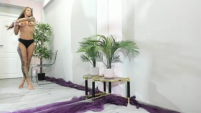 MayaHellen online show from 12/14/25, 05:35