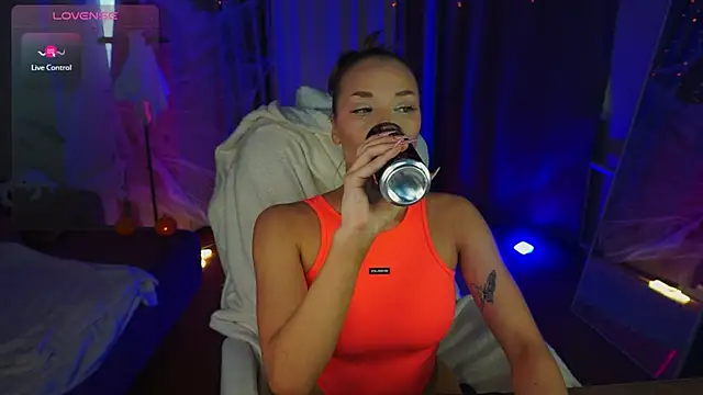 Snapshot of SPICY_KIM chatting on 10/31/25, 05:08 SPICY KIM online show from 10/31/25, 05:08