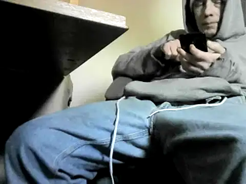 Snapshot of skateboy78 chatting on 03/17/25, 02:12 skateboy78 online show from 03/17/25, 02:12