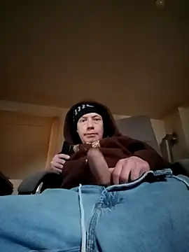 Snapshot of skateboy78 chatting on 11/09/25, 10:02 skateboy78 online show from 11/09/25, 10:02