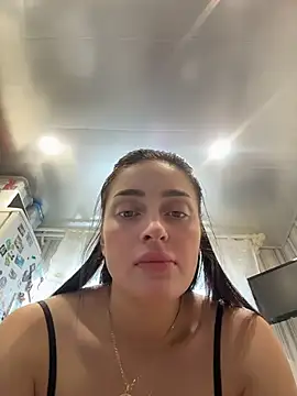 Snapshot of Soft_Pleasure chatting on 05/17/26, 04:58 Soft Pleasure online show from 05/17/26, 04:58