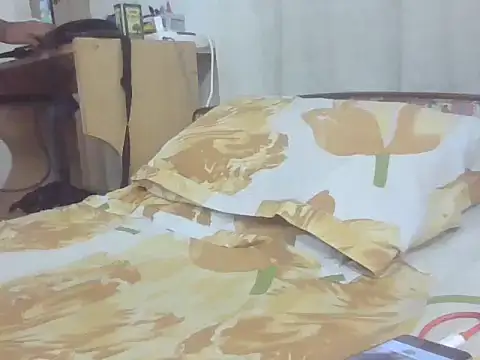 sofiacpl  online show from 10/30/25, 05:24