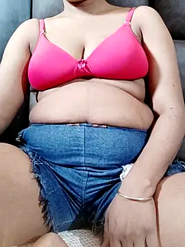 Snapshot of monalisa639536 chatting on 09/27/25, 07:57 monalisa639536 online show from 09/27/25, 07:57