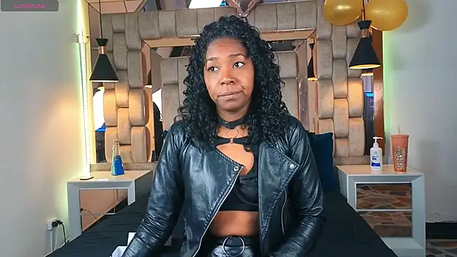 Snapshot of Blackyhot69 chatting on 09/19/25, 01:56 Blackyhot69 online show from 09/19/25, 01:56