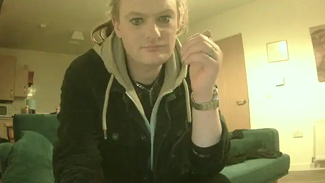 Snapshot of avamaxwell chatting on 04/08/26, 08:09 avamaxwell online show from 04/08/26, 08:09