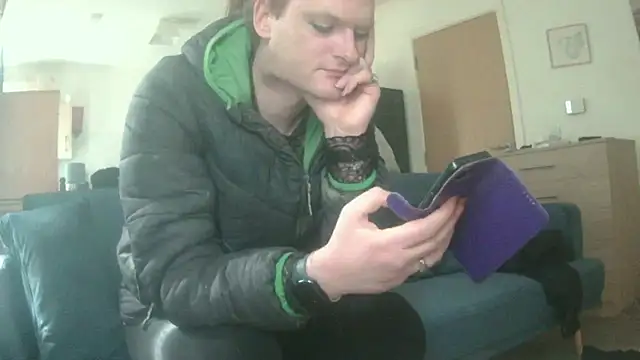 Snapshot of avamaxwell chatting on 05/16/26, 02:27 avamaxwell online show from 05/16/26, 02:27