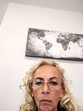 clarabell4 online show from 09/19/25, 08:16