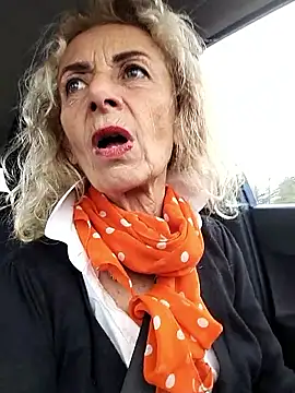 clarabell4 online show from 01/15/26, 07:57