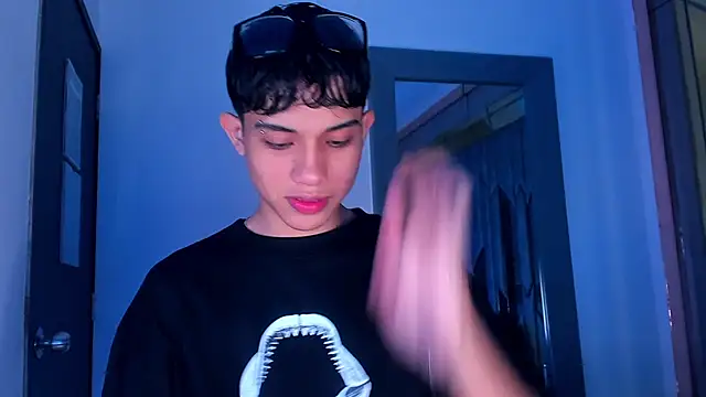 Sebax Young online show from 02/17/26, 08:04