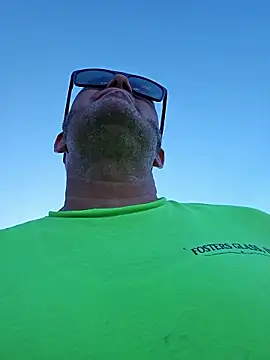 cubanitofeliz40 online show from 10/30/25, 09:37