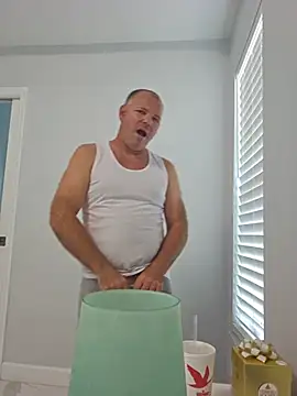cubanitofeliz40 online show from 05/13/26, 06:38