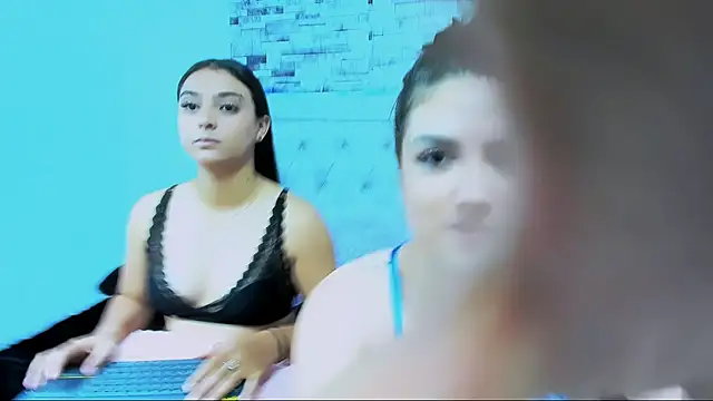 nicolexxaleja online show from 10/19/25, 05:02