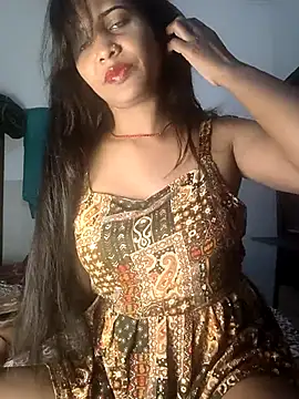 cute radhikaa online show from 10/15/25, 12:16