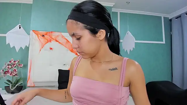 ania gomez online show from 11/04/25, 01:54