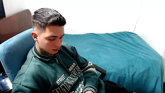 santii ss online show from 09/18/25, 11:18