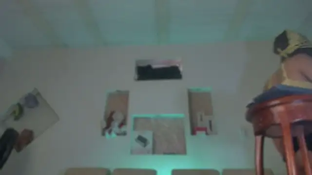 Chloe cooperr online show from 12/20/25, 04:14