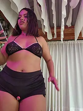 Yessica Lopezz online show from 04/13/26, 12:43