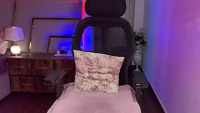 SunhariGirl online show from 11/29/25, 03:42